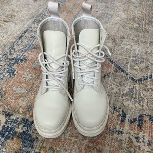 1460 Mono Dr. Marten’s